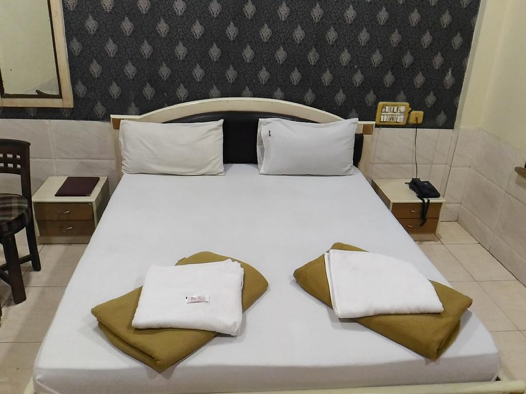 Hotel Palms Navi Mumbai Exterior photo